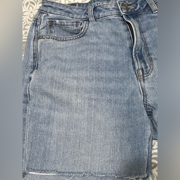 American Eagle Women's 6 Mom Jean Cut Off Shorts Denim Jeans Y2K Classic - Picture 7 of 13